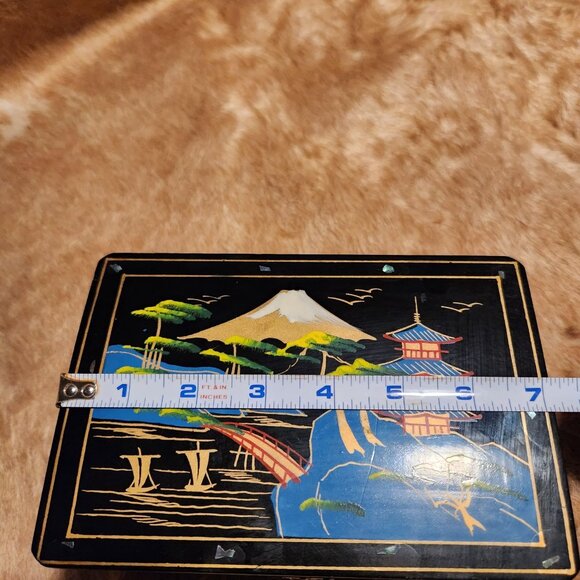 Antique Japanese Lacquered Music Box With Geisha Ballerina & Scenic Design Shell - Picture 4 of 14